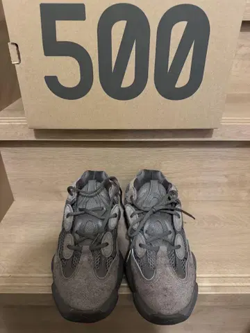 Yeezy 500 그레이 스니커즈 박스 포함