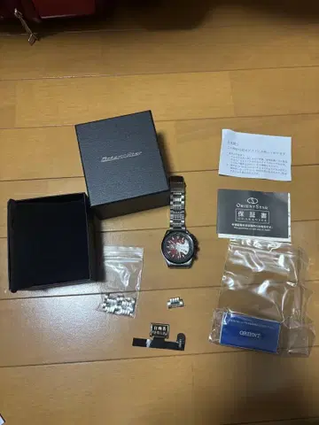 Orient Star 기타 모델(빨간색)