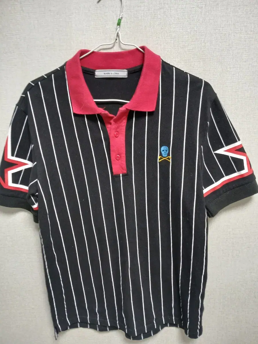 T-shirt (Mark & Nona 95)ConditionExcellent