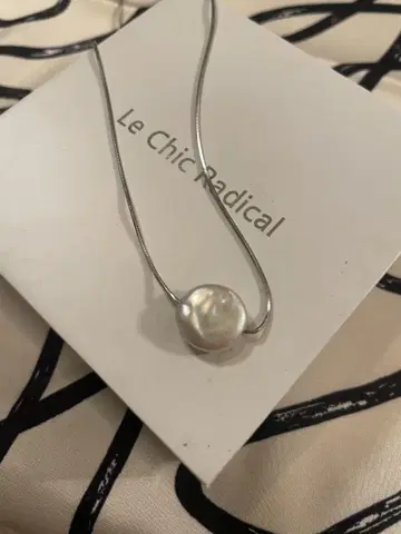 Le Chic Radical 펄 목걸이
