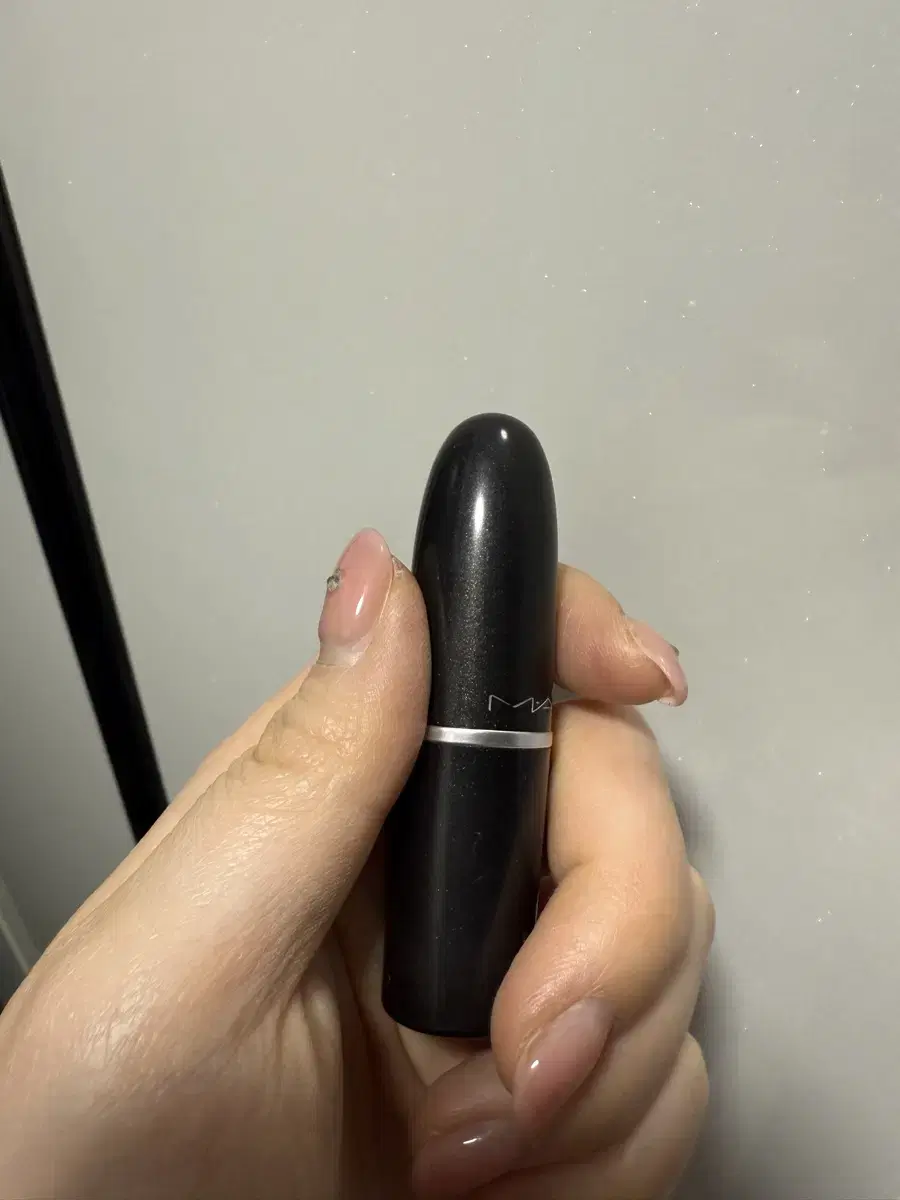맥 베가스볼트 립스틱