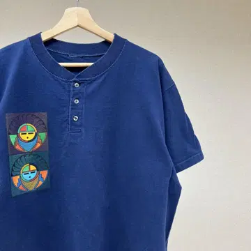 00s USA 구제 의류 네이비 헨리넥 티셔츠 네이티브 빈티지
