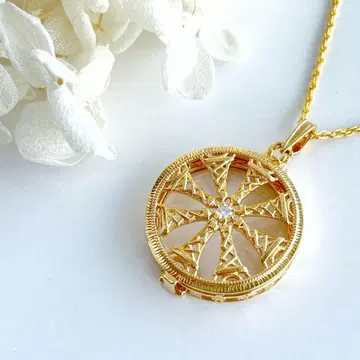 로쿠야마 에펠탑 루미에르 목걸이 다이아 루페