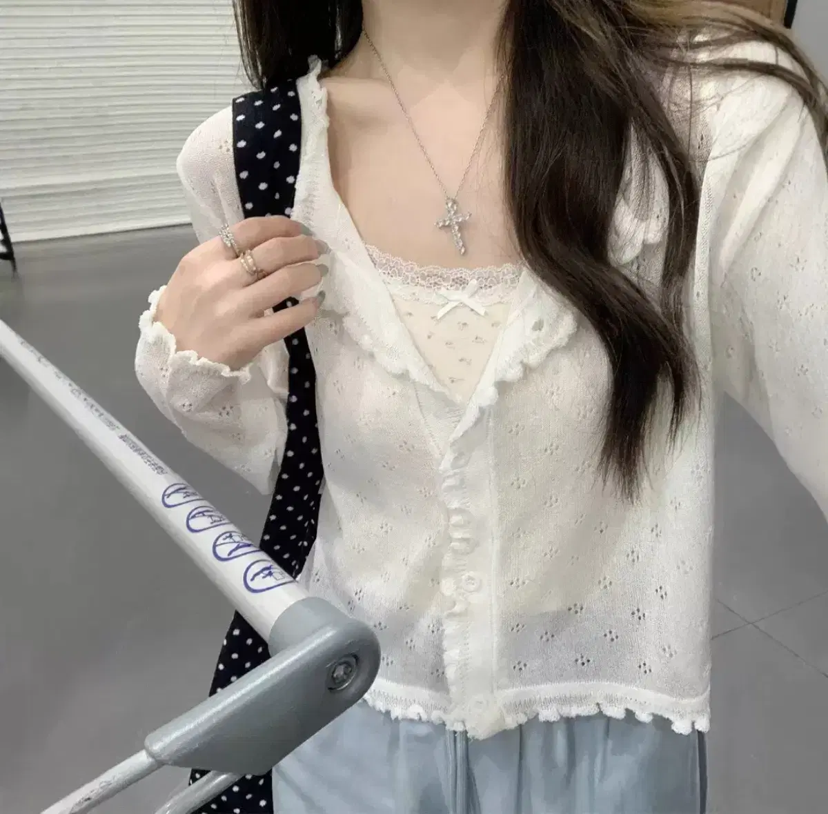 펀칭 프릴 가디건 여친룩 데이트 러블리