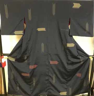 앤티크 오모치 야바네에 줄무늬 기모노 레트로