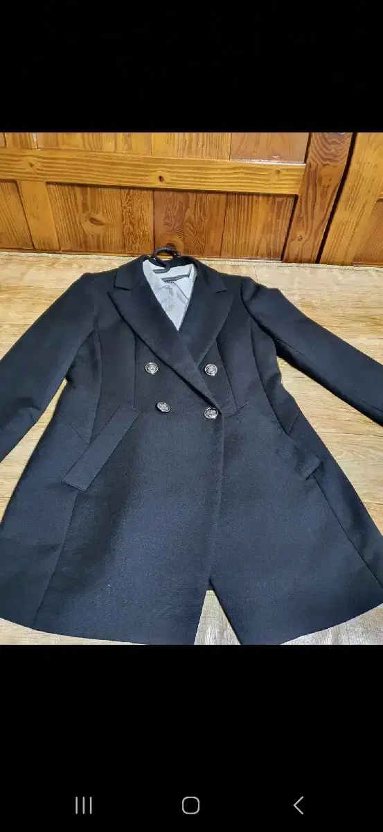 Double-jacketed suit