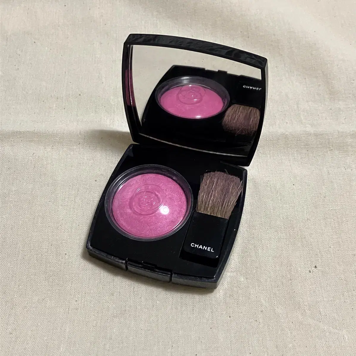 Cool tone Chanel blush 74 Ultra Rose