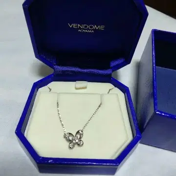 VENDOME 나비 모티브 플라티나 목걸이