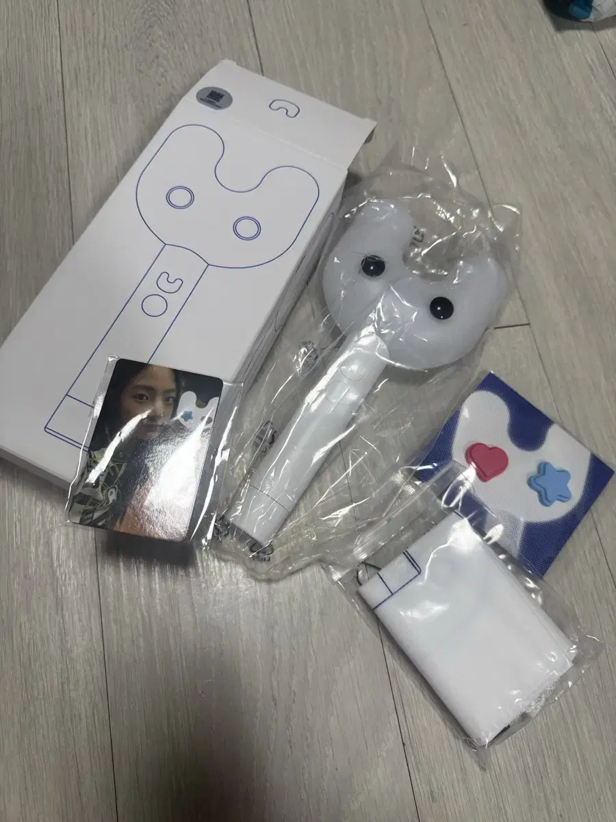 뉴진스 응원봉 뉴진스 앨범