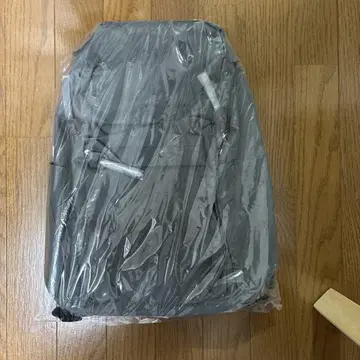그레이 나일론 백팩