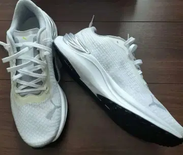 푸마 PUMA Electrify Nitro 3 새상품 25.5 박스 있음