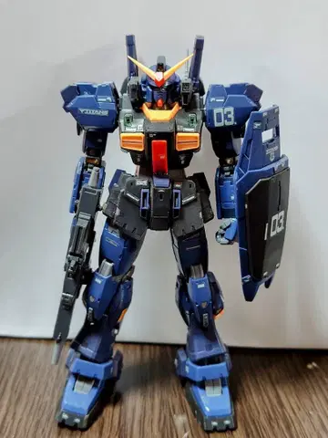 RG 건담 MarkII 티탄즈 사양 (기본 조립 데칼 부착 완료)