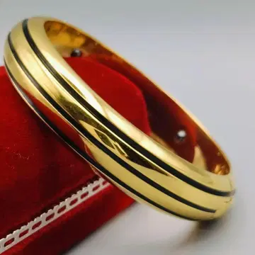 미사용 보관품 블랙 에나멜 라인이 매력적인 골드 톤 자기장 뱅글