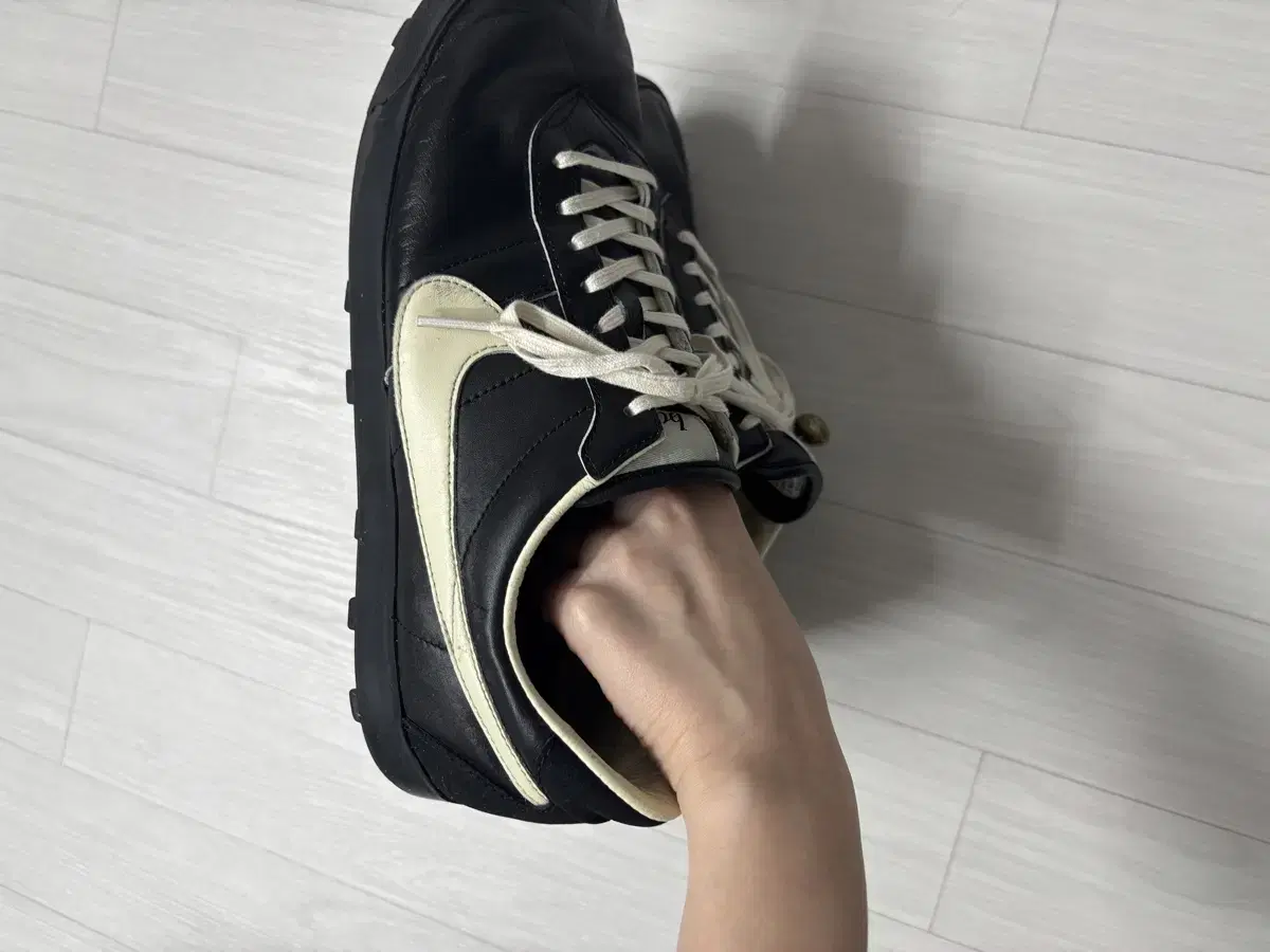 보디 나이키 280 팝니다