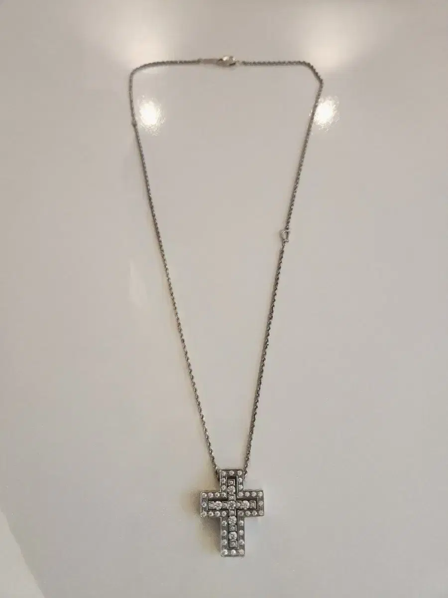 Selling Damiani Belle Epoque 18k white gold.