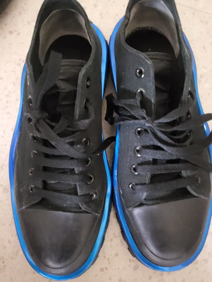 Adidas X Raf Simons New Runner Bloo $260P.
