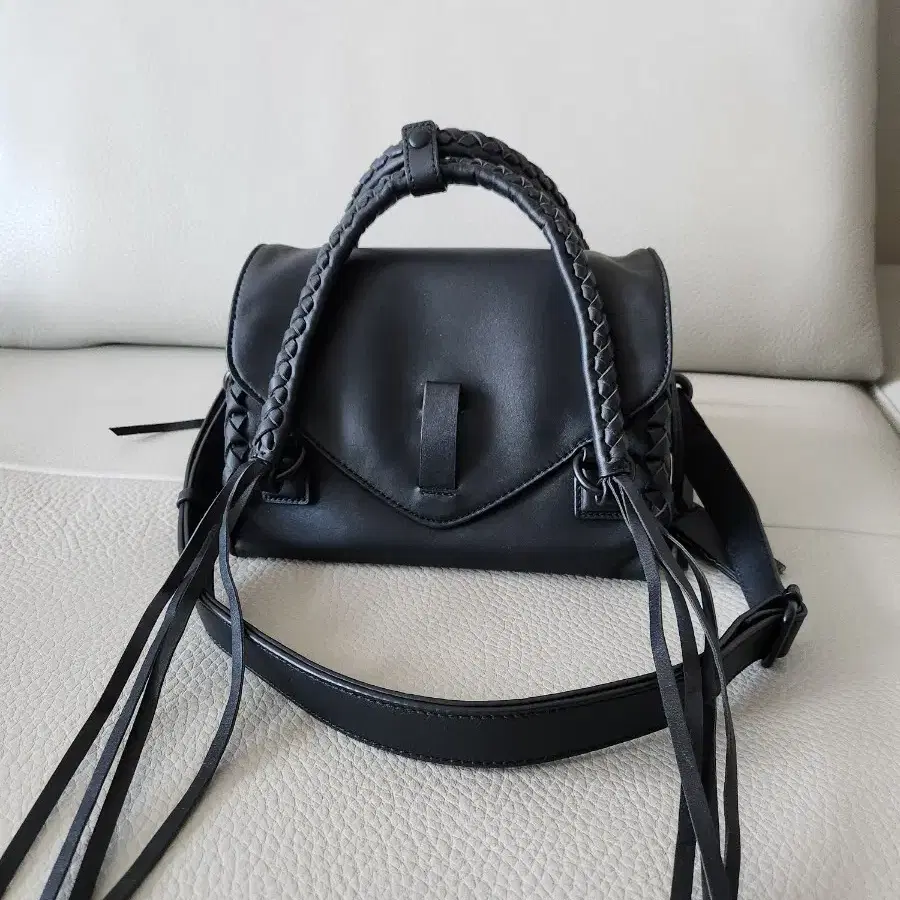 [JOY GRYSON] Cloud Tote Bag BLACK / 韓国発 JOY GRYSON | Medium Maree Leather Tote Bag | Women | Lane