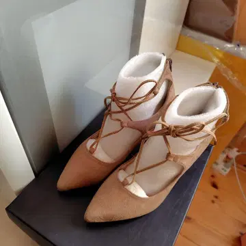 ILIMA 스웨이드 펌프스