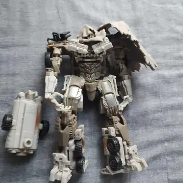 다크사이드문 메가트론