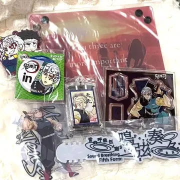 귀멸의 칼날 우즈이 텐겐 아크릴 스탠드 원작 그림 캔뱃지 케이블 홀더