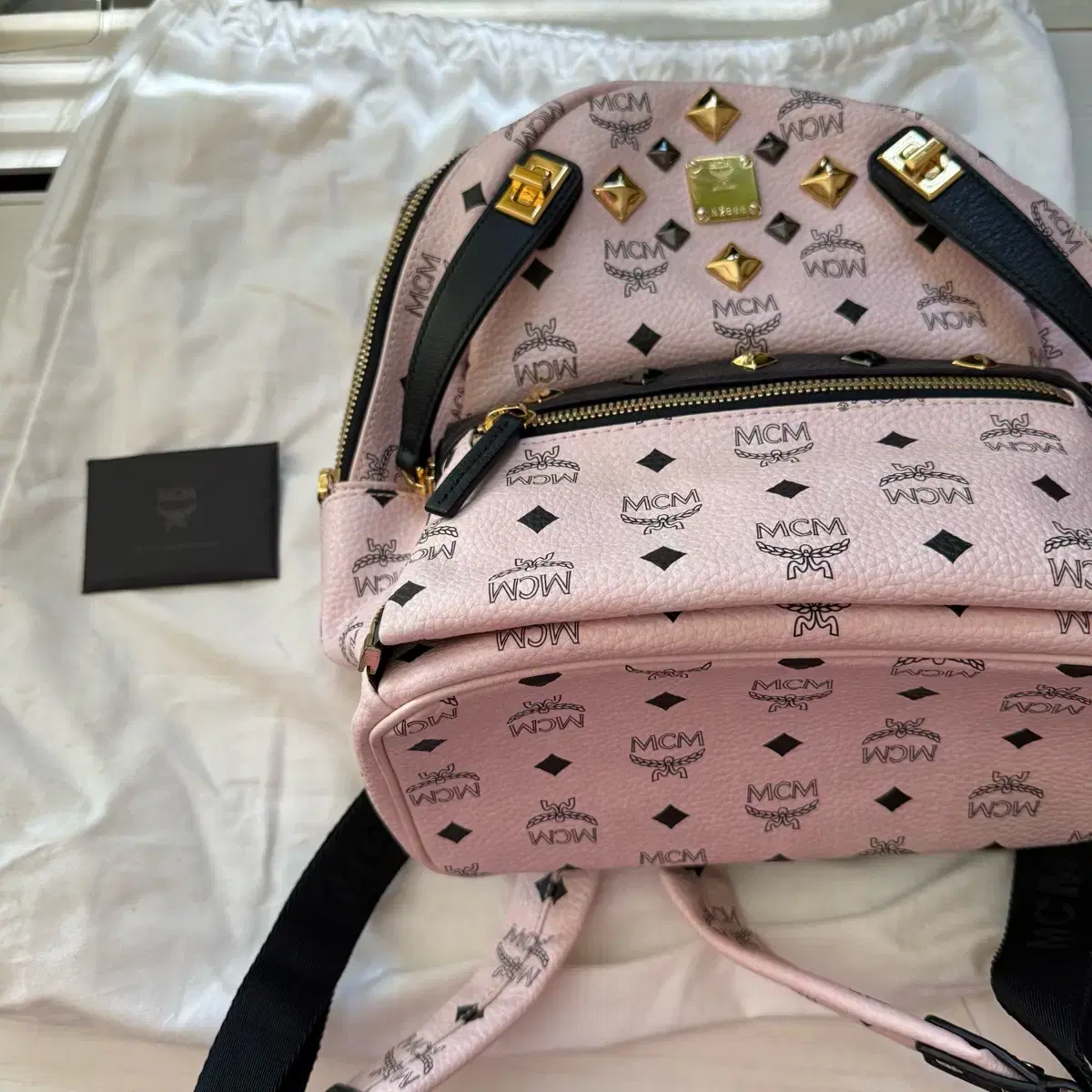 MCM 핑크 백팩