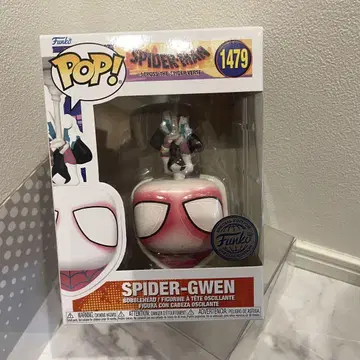 FUNKO POP! 아크로스 더 스파이더버스 스파이더 그웬 거꾸로