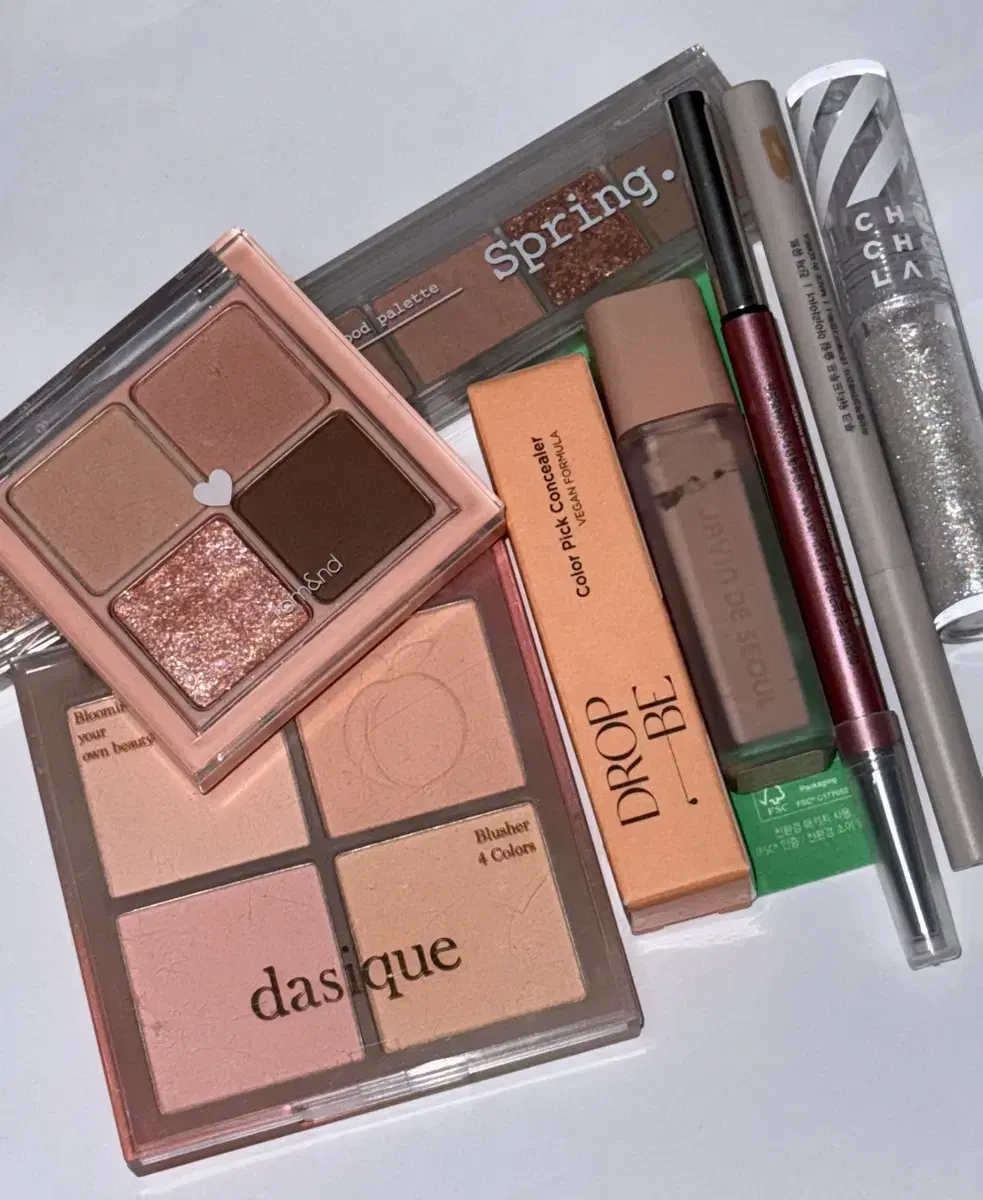 Cosmetics bulk sell (Discontinued products included / Peripera All Take Mood Palette 05