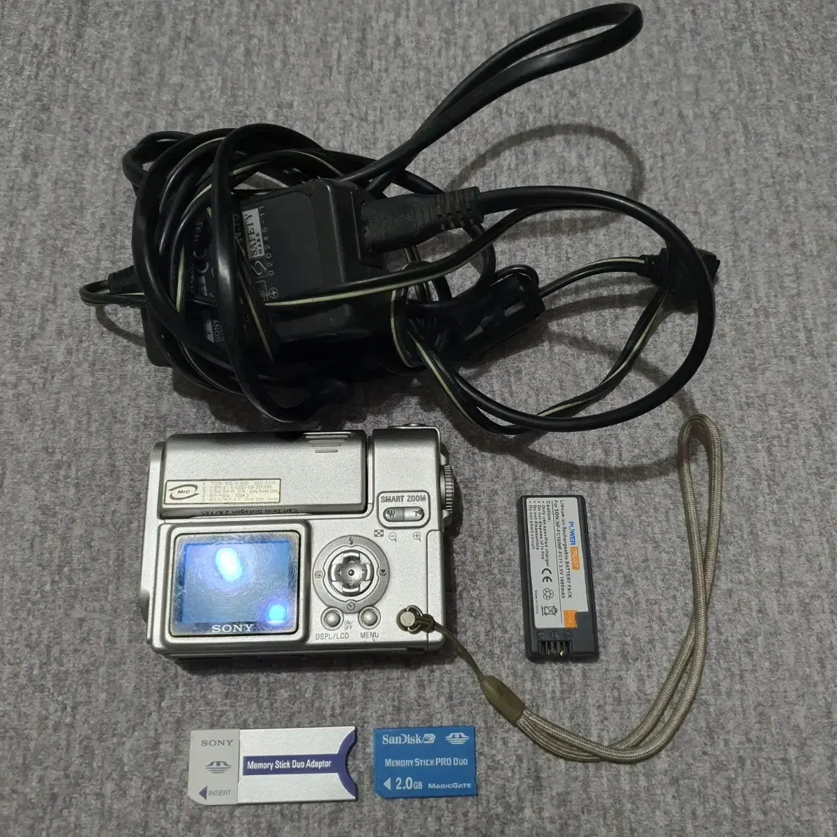 소니 사이버샷 dsc-f77a 디카