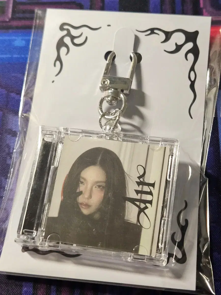 (Below cost) ITZY Yeji solo air pop up CD key ring