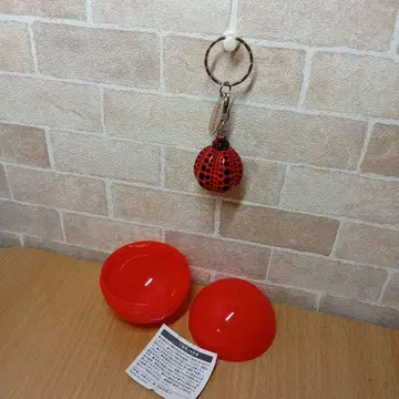 쿠사마 야요이 KUSAMA YAYOI 호박 빨간색 키링 호박 야요이