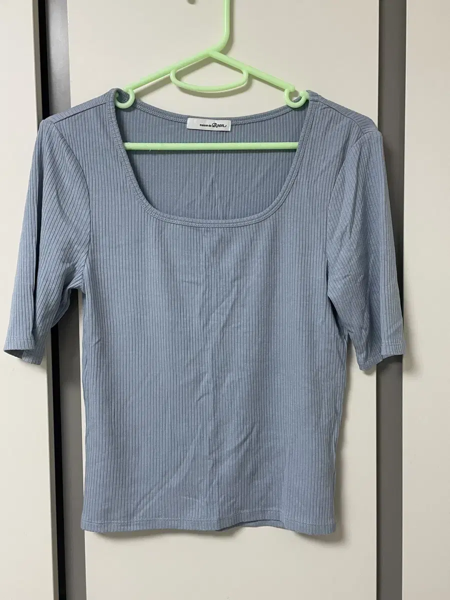 New product) Roem short-sleeved ribbed T-shirt