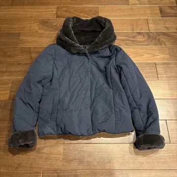 selectione 퍼가 달린 네이비 숏 다운 자켓