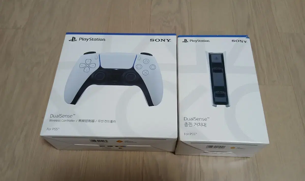 Ps5 플스5 듀얼센스 (24년 6월제조) + 정품 충전 거치대 일괄