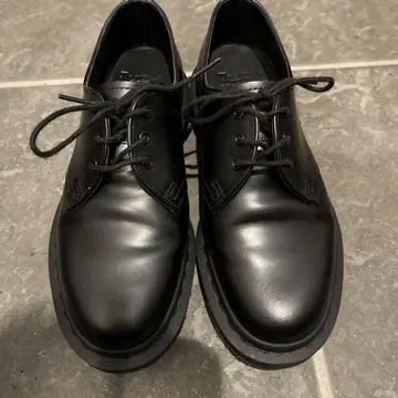 닥터 마틴 3홀 23cm 4UK 1461 MONO
