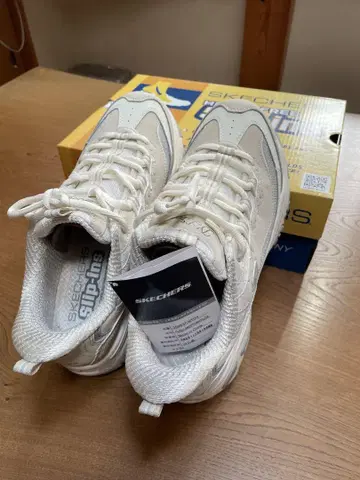 스케쳐스 스니커즈 23.5cm
