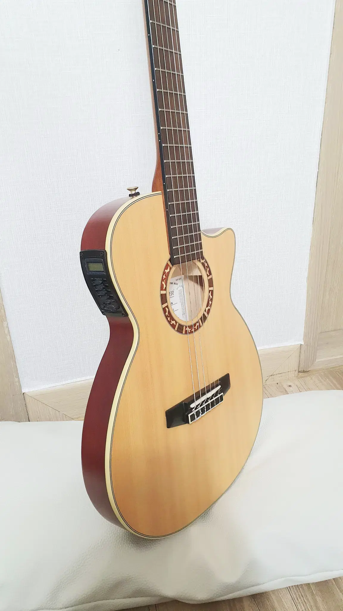크래프터 KCTS-155C/N 기타 판매합니다.