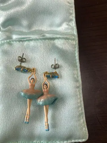 르네레이드 발레리나 귀걸이