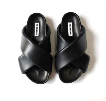 새상품 정품 Jil Sander 패딩 가죽 샌들