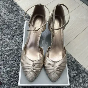 펌프스 베이지 하이힐 결혼식