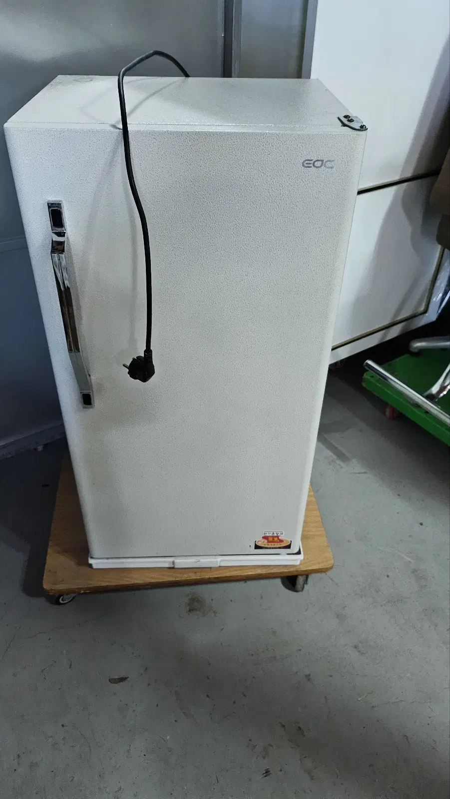 Used electric warmer. Neoco DHT-900 towel warmer