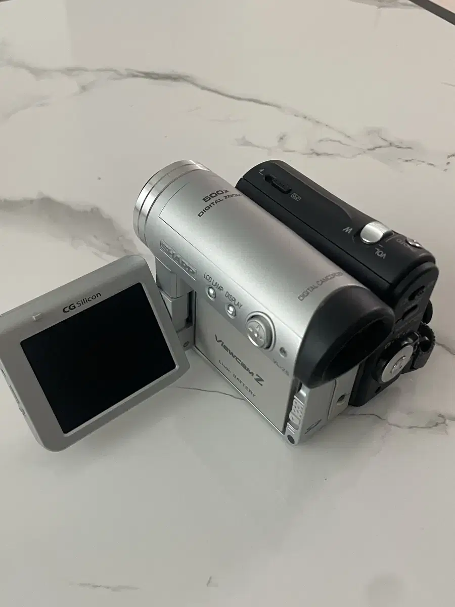 Digital camcorder sharp