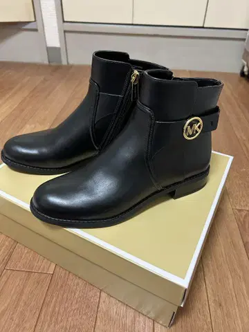 마이클코어스 숏부츠
