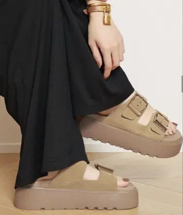 Deuxieme Classe CASADEI/카사데이 샌들 미사용 새상품