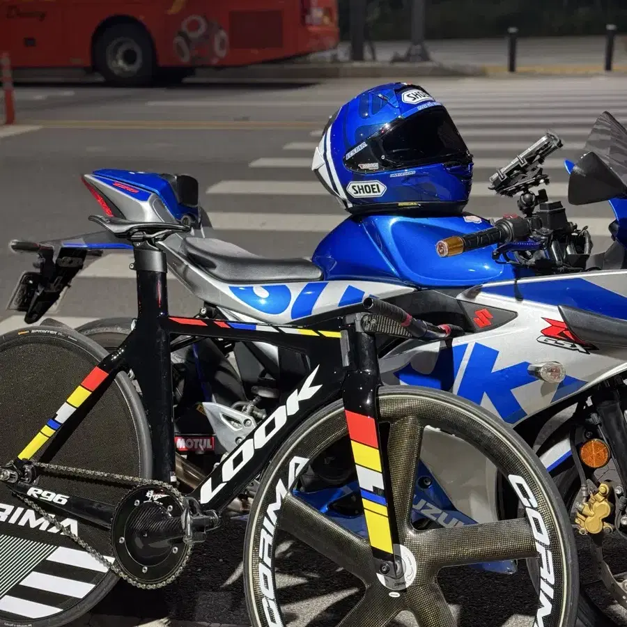 LOOK R96 TT EVO ピストSサイズ 完成車 LOOK R96 TT EVO ピストSサイズ 完成車 - メルカリ