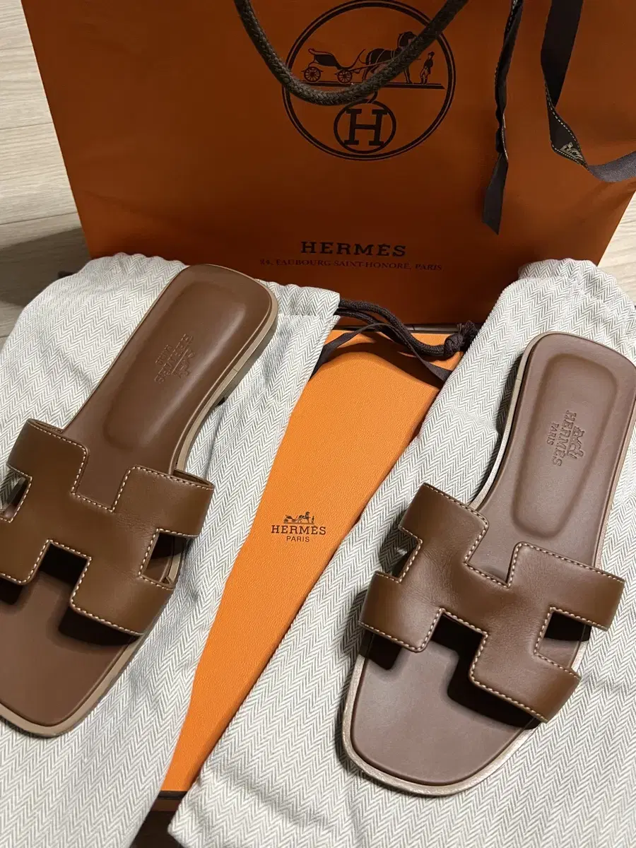 Hermes Oran Gold 36