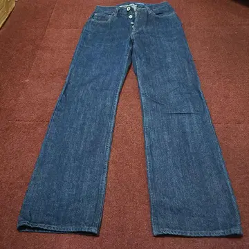 짙은 감색의 마가렛 호웰 캔톤 일본제 셀비지 신치 벨트 데님 w26