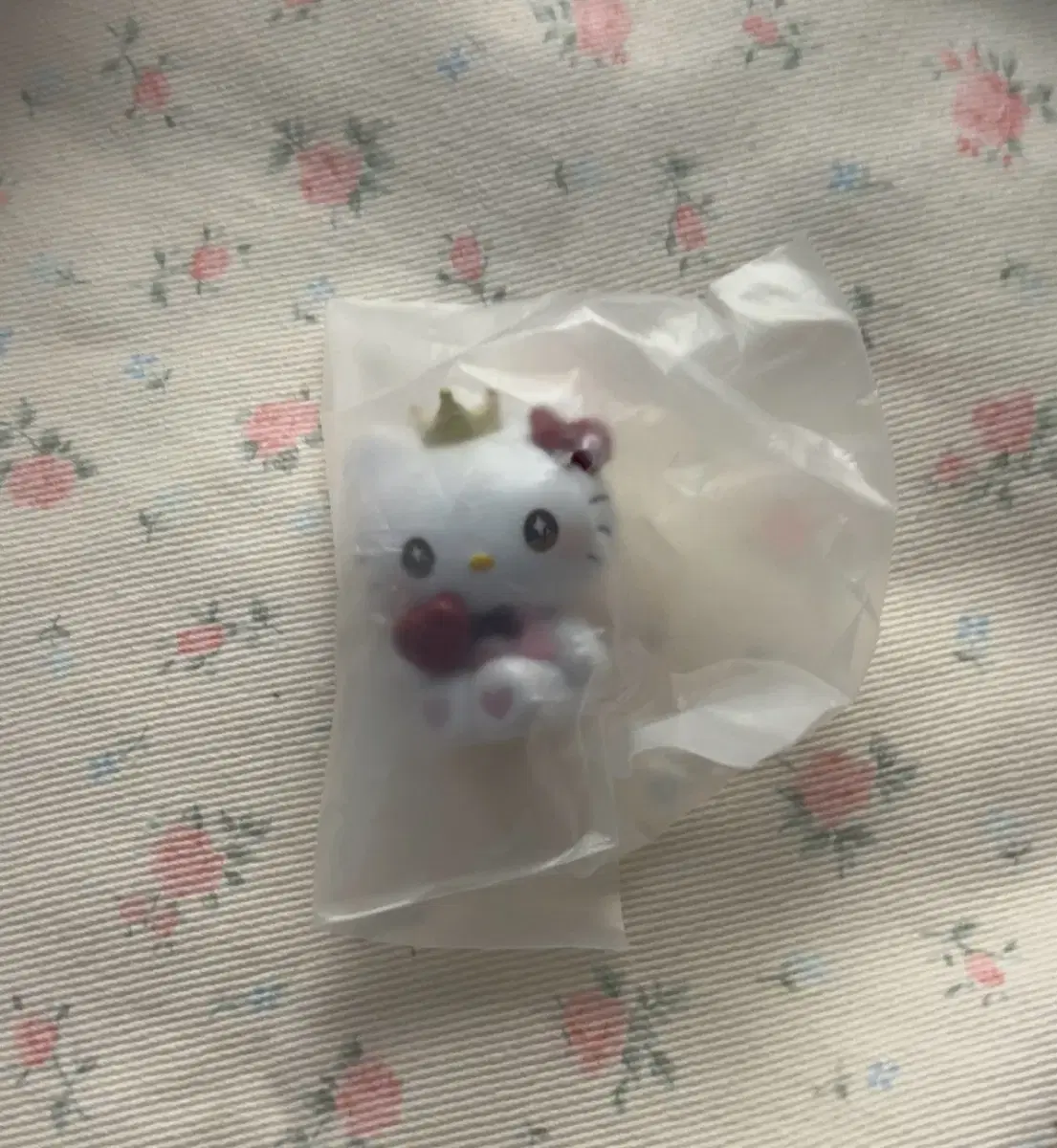 50th Anniversary Kitty Crown Figure