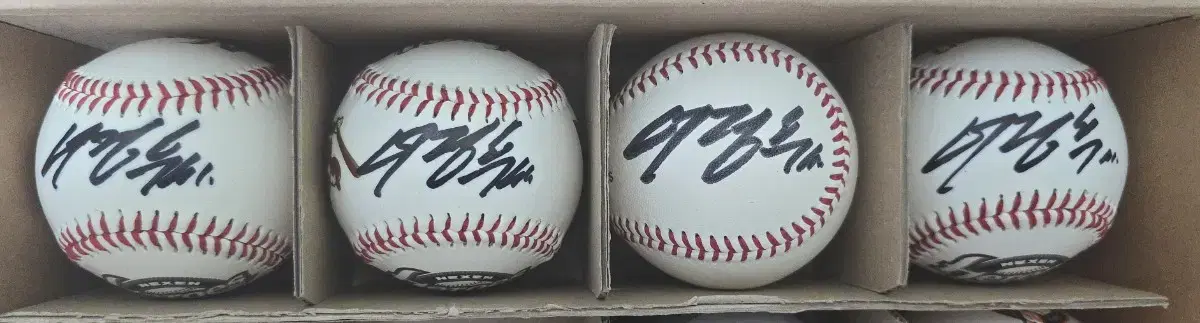 Lee Jung-hoo Rookie Sign Ball