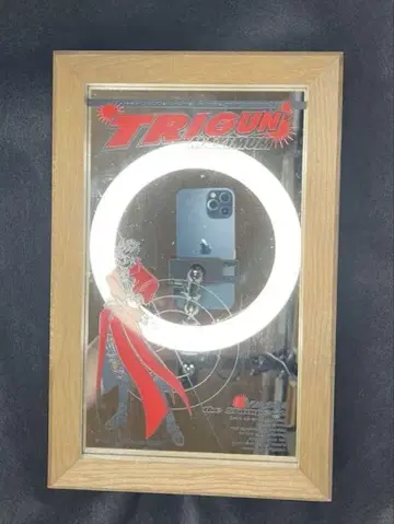 TRIGUN 바쉬 펍 거울 트라이건 거울 무빅
