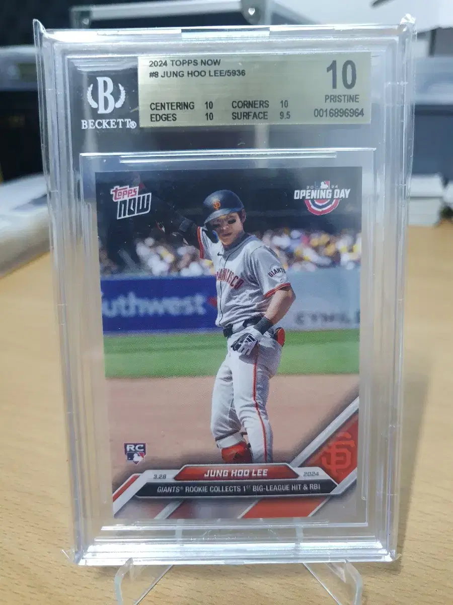 Selling 2024 Topps Now Lee Jung-Hoo Rookie BGS10.